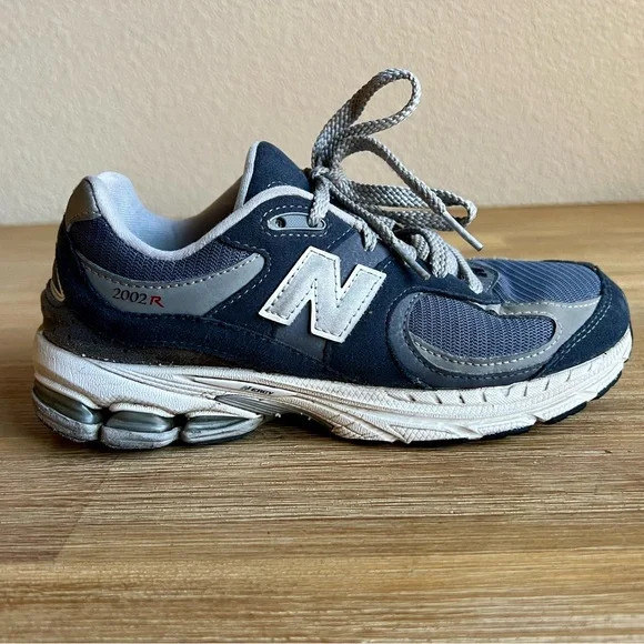 New Balance 2002R Boys Size 5Y W Blue Athletic Running Shoes Sneakers Sleek - Picture 5 of 14